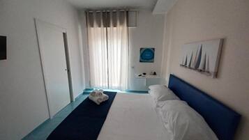 1 chambre, fer et planche Ă repasser, Wi-Fi, draps fournis