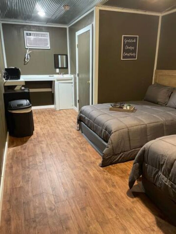 1 bedroom, iron/ironing board, internet, bed sheets