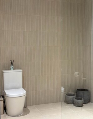 Shower, hair dryer, bidet, towels - An oasis of calm in a vibrant area of Central London, close to South Bank (London)
