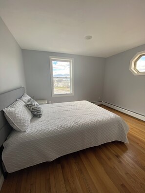 5 Schlafzimmer, Bügeleisen/Bügelbrett, kostenloses WLAN