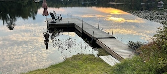 Tremblant Lakeside Cottage with Hot Tub