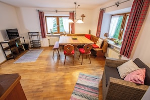 Interior - Neu Saniertes Ferienhaus Umgeben von Malerischen Wiesen (Surberg)