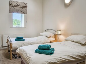 3 bedrooms, free WiFi, bed sheets
