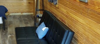The knotty pine cabin, Tiny House