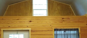 The knotty pine cabin, Tiny House