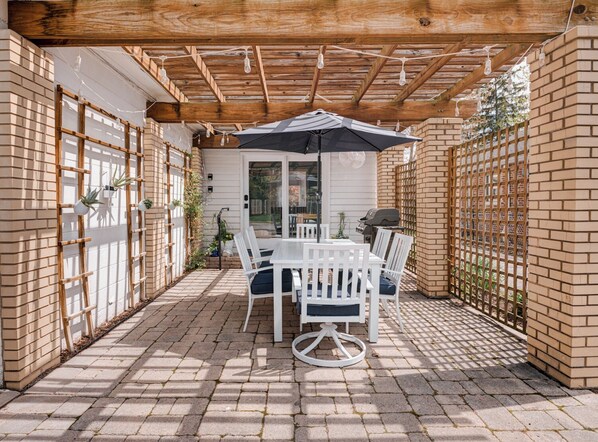 Outdoor dining