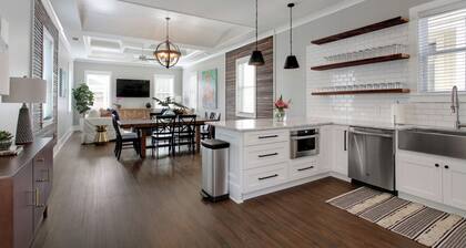 Sprawling 5 BR Pet Friendly Home w/ Fenced Yard