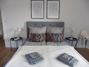 2 bedrooms, iron/ironing board, WiFi, bed sheets - Sedan16 Zentral (Wuppertal)