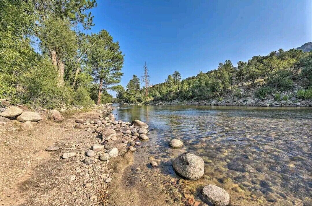 Lets make a Deal Riverheart Lodge Buena Vista Colorado -Discounts offered-