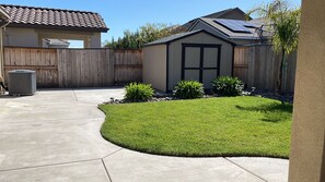 المنطقة المحيطة بالمنشأة