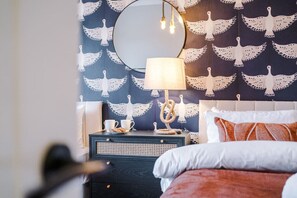 5 kamar tidur, setrika/meja setrika, Wi-Fi gratis, dan seprai linen