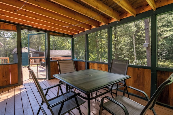 Screened in porch