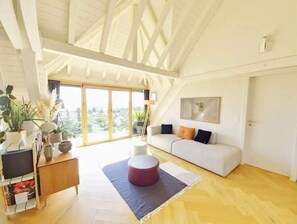 Living area - Attic Apartment (Jouxtens-Mézery)