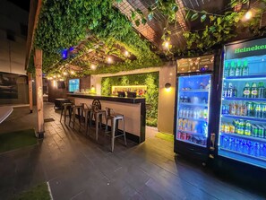Bar à beira da piscina