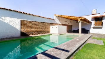 Piscine extérieure, piscine chauffée