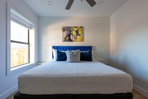 4 bedrooms, iron/ironing board, WiFi, bed sheets