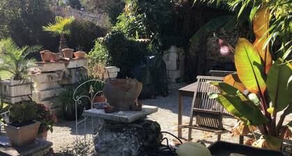 Landlust im Perigord in Einem Ausgebauten Scheunenhaus mit Suptropischem Garten