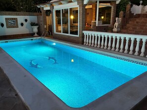 Ulkouima-allas, lämmitetty uima-allas