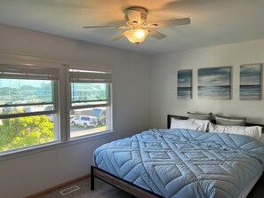 4 bedrooms, desk, WiFi, bed sheets - Cool Beans Beach House OBX (Rodanthe)