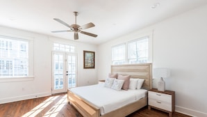 5 bedrooms, iron/ironing board, travel crib, WiFi - Stunning Rooftop Home with Incredible City VIEWS (New Orleans)