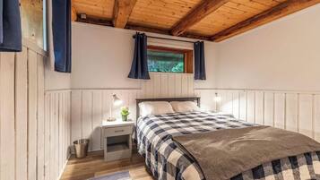 4 bedrooms, WiFi, bed sheets