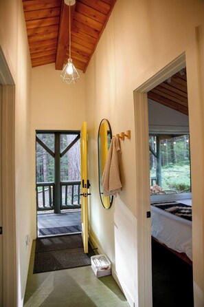 3 bedrooms, desk, travel cot, free WiFi
