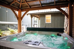 Bañera de hidromasaje exterior