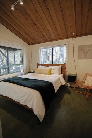 3 bedrooms, desk, travel cot, free WiFi