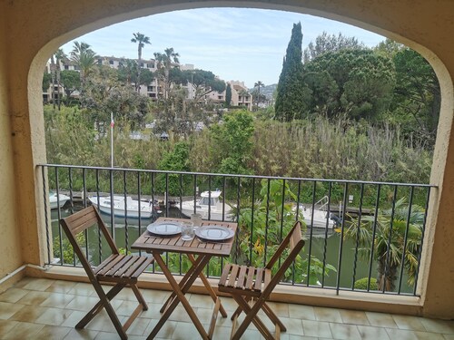 Appartement une Pièce Dans Résidence Sécurisée Avec Piscine Avec Garage Fermé