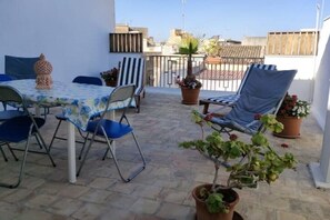 Outdoor dining - SUMMER DREAM - Studio apartment with terrace (Mazara del Vallo)