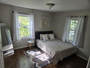 4 habitaciones, tabla de planchar con plancha y wifi gratis