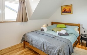 3 soveværelser, pengeskab på værelset, strygejern/strygebræt