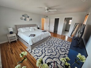 3 Schlafzimmer, Schreibtisch, Bügeleisen/Bügelbrett, kostenloses WLAN