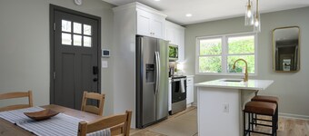 A beautiful retreat right next to Butler University!