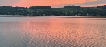 Cozy apartment on Keuka Lake, close to Keuka College, wineries and breweries.