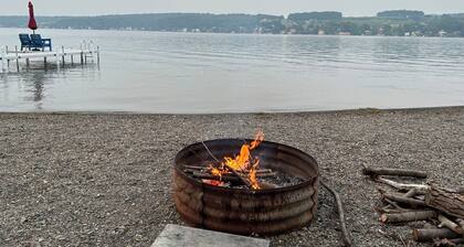 Cozy apartment on Keuka Lake, close to Keuka College, wineries and breweries.