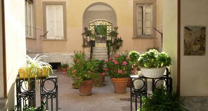 Period villa on Via Matteotti in San Giorgio a Cremano