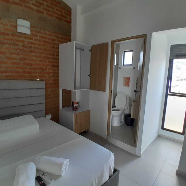 Iron/ironing board, free WiFi - Hotel Puerta de San Cayetano (Cali)