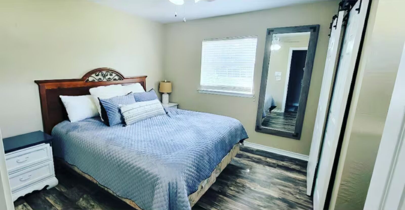 3 bedrooms, travel crib, WiFi, bed sheets