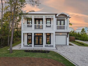 Exterior - NEW!30A Paradise 🏝️ 4MIN to the beach 🌊,Private pool 🏊, Golf Cart & bikes 🚲  (Inlet beach)