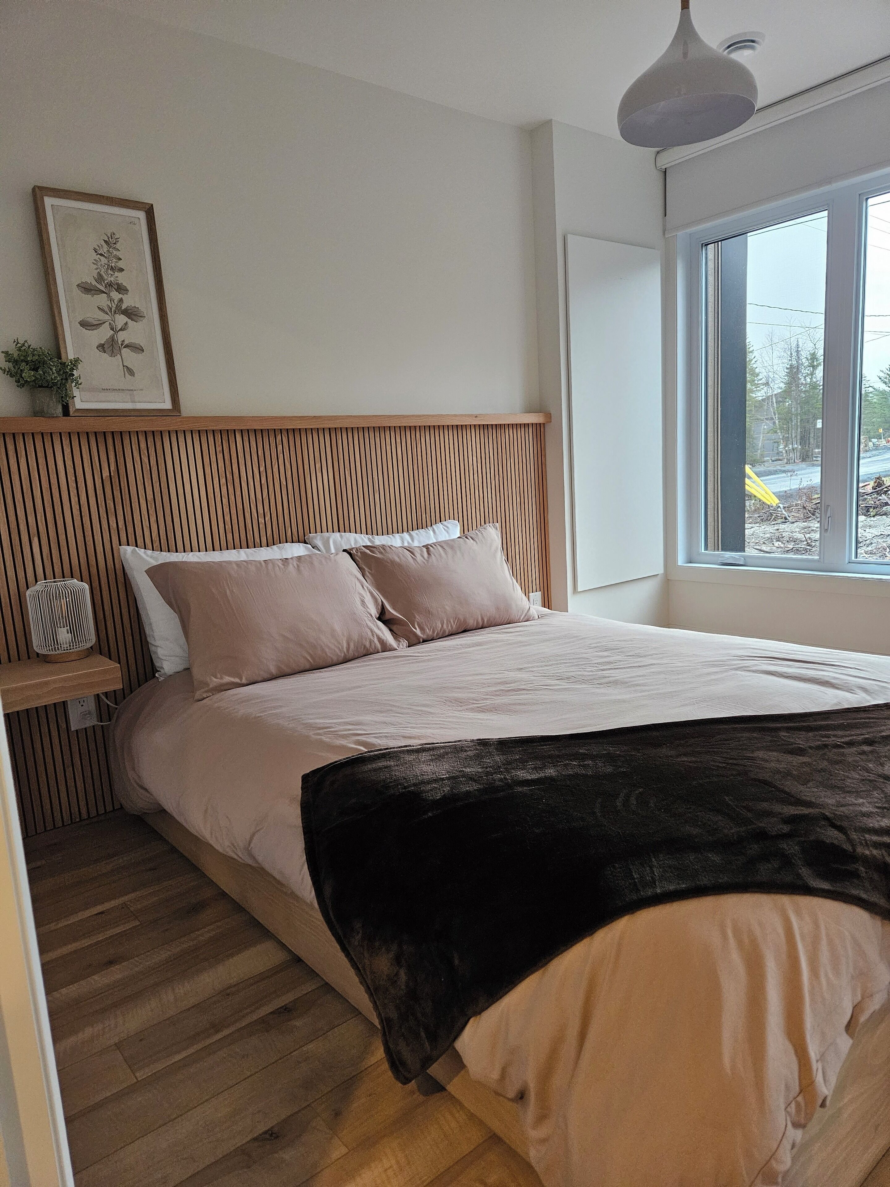 3 عدّة غرف نوم ومكواة/لوح كي وواي فاي مجانًا وملاءات أسرّة