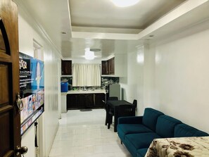 Interior - Near Burnham Cozy Home W/ Roof top Panoramic City View. (Baguio)