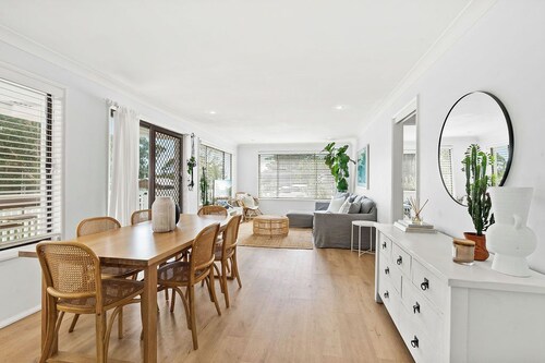 Casa Blanco | Walk to Beach, Restaurants & Shops. Stay 3, Pay 2 During Winter!