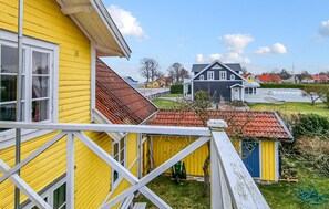 Property grounds - 3 bedroom beautiful home in Bergkvara (Bergkvara)