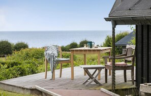 Outdoor dining - Stunning home in Allingåbro with WiFi (Allingåbro)