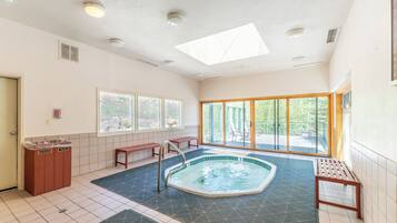 Condo (3 Bedrooms) | Servicio de la propiedad