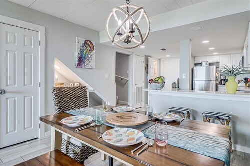 Coral Haven - Gulf Front Condo with beach views and boardwalk to beach