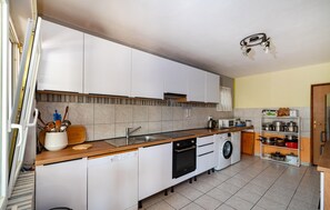Fridge, oven, stovetop, dishwasher - 4 bedroom lovely apartment in Krusevo (Krusevo)