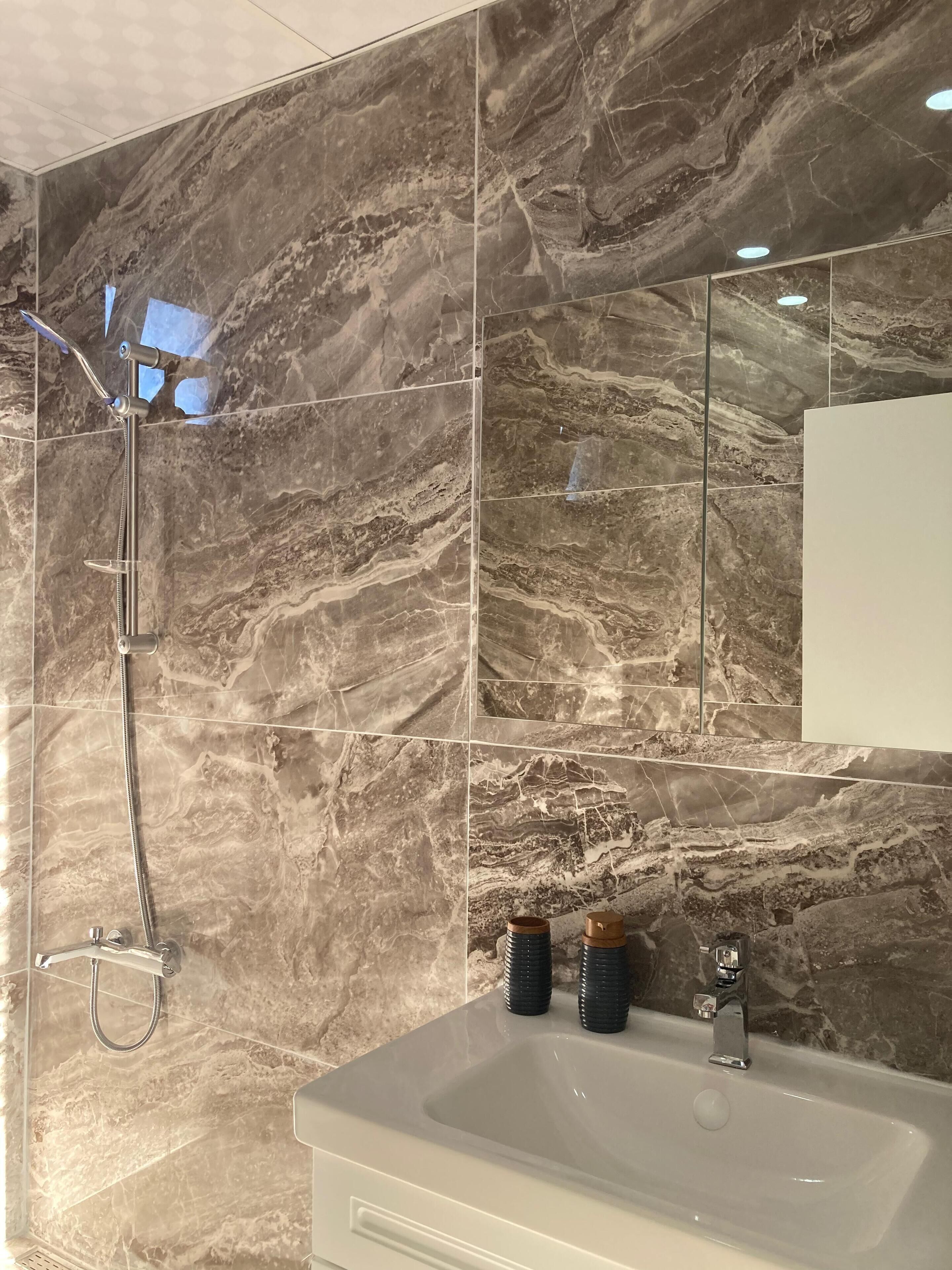 Familien-Penthouse, Meerblick | Badezimmer | Dusche, Regendusche, Bademäntel, Seife