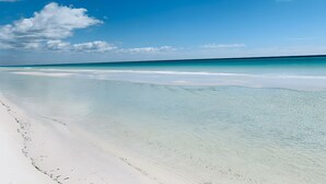 Nær stranden